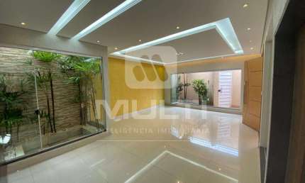 Casa com 3 quartos para alugar no Jardim Inconfidência, Uberlândia  por R$ 8.500