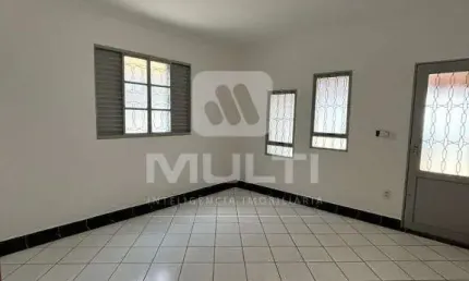 Casa com 3 quartos para alugar na Cidade Jardim, Uberlândia 