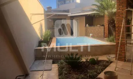 Casa com 4 quartos para alugar no Tubalina, Uberlândia  por R$ 6.000
