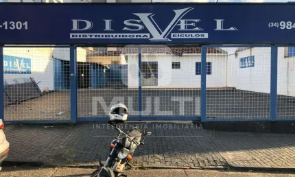 Casa comercial para alugar no Conjunto Segismundo Pereira, Uberlândia  por R$ 5.500