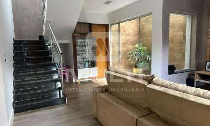 Casa com 3 quartos para alugar no Jardim Botânico, Uberlândia  por R$ 7.000