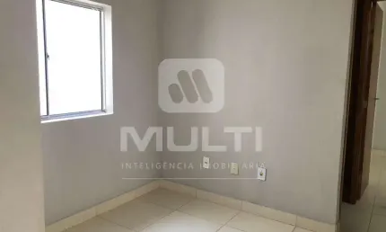 Apartamento com 2 quartos para alugar no Jardim Ipanema I, Uberlândia  por R$ 1.000