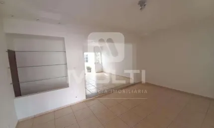 Casa com 3 quartos para alugar no Vigilato Pereira, Uberlândia  por R$ 4.000
