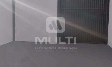 Barracão / Galpão / Depósito para alugar no Osvaldo Rezende, Uberlândia  por R$ 2.800