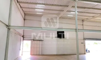 Barracão / Galpão / Depósito para alugar no Novo Mundo, Uberlândia  por R$ 10.000