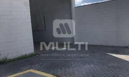 Barracão / Galpão / Depósito para alugar no Shopping Park, Uberlândia  por R$ 5.100