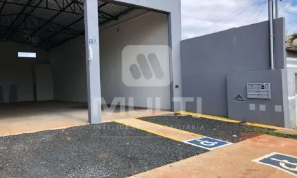Barracão / Galpão / Depósito para alugar no Shopping Park, Uberlândia  por R$ 5.300