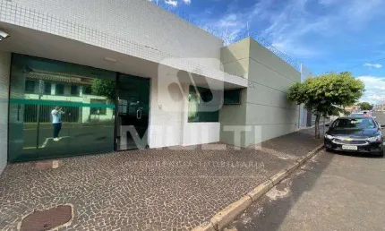 Barracão / Galpão / Depósito para alugar no Tabajaras, Uberlândia  por R$ 9.500