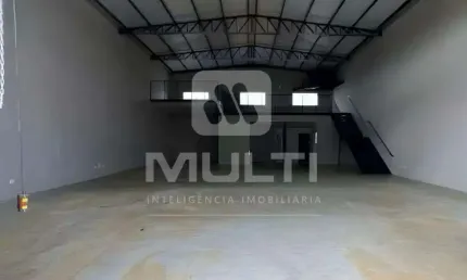Barracão / Galpão / Depósito para alugar no Novo Mundo, Uberlândia  por R$ 8.000