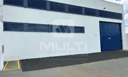 Barracão / Galpão / Depósito para alugar no Novo Mundo, Uberlândia  por R$ 30.000