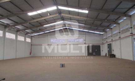 Barracão / Galpão / Depósito para alugar no Distrito Industrial, Uberlândia  por R$ 28.000