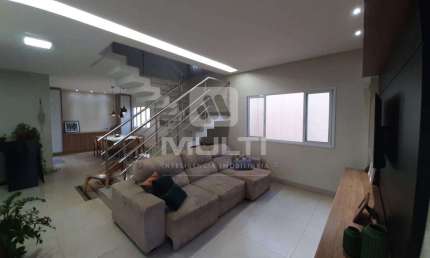Casa com 3 quartos à venda no Alto Umuarama, Uberlândia  por R$ 1.250.000