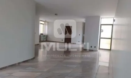 Apartamento com 3 quartos à venda no Centro, Uberlândia  por R$ 480.000