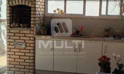 Casa em condomínio fechado com 3 quartos à venda no Santa Mônica, Uberlândia  por R$ 1.400.000