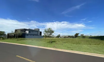 Terreno em condomínio fechado à venda no Alphaville, Uberlândia  por R$ 650.000