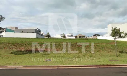 Terreno em condomínio fechado à venda no Alphaville, Uberlândia  por R$ 510.000