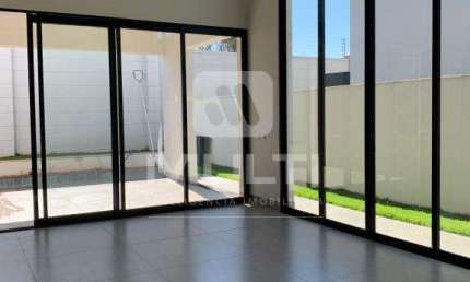 Casa em condomínio fechado com 4 quartos à venda no Alphaville, Uberlândia  por R$ 1.900.000