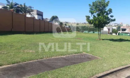 Terreno em condomínio fechado à venda no Alphaville, Uberlândia  por R$ 690.000