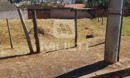 Terreno comercial à venda no Vigilato Pereira, Uberlândia  por R$ 400.000