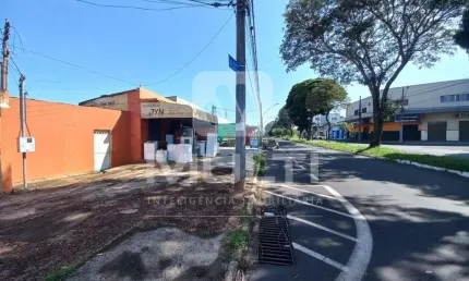 Terreno comercial à venda no Tibery, Uberlândia  por R$ 380.000