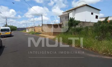 Terreno à venda no Shopping Park, Uberlândia  por R$ 220.000