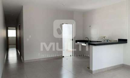 Casa com 2 quartos à venda no Morumbi, Uberlândia  por R$ 300.000