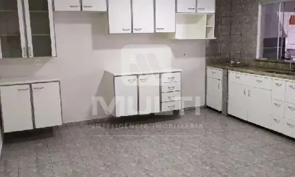 Casa com 3 quartos à venda no Santa Luzia, Uberlândia  por R$ 550.000