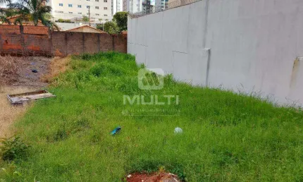Terreno comercial à venda no Cazeca, Uberlândia  por R$ 750.000