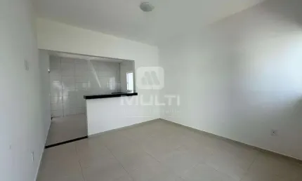 Casa com 2 quartos à venda no Shopping Park, Uberlândia  por R$ 390.000