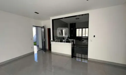 Casa com 3 quartos à venda em laranjeiras, uberlândia  por r$ 649.000