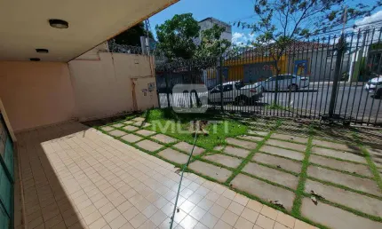 Casa com 8 quartos à venda no Centro, Uberlândia  por R$ 1.600.000
