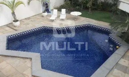 Casa com 4 quartos à venda no Altamira, Uberlândia  por R$ 2.650.000