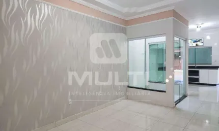 Casa com 2 quartos à venda no Jardim Patrícia, Uberlândia  por R$ 690.000