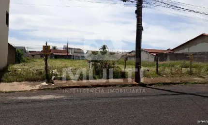 Terreno comercial à venda no Conjunto Segismundo Pereira, Uberlândia  por R$ 1.050.000