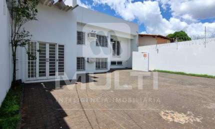 Ponto comercial à venda no Tubalina, Uberlândia  por R$ 740.000