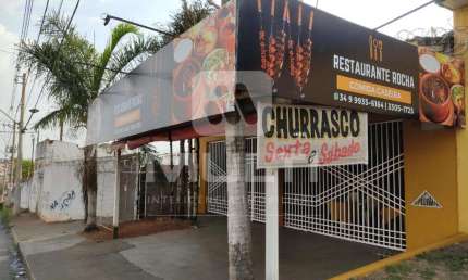 Ponto comercial à venda no Chácaras Tubalina, Uberlândia  por R$ 800.000