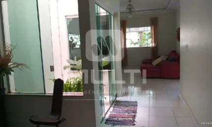 Casa com 3 quartos à venda no Presidente Roosevelt, Uberlândia  por R$ 1.200.000