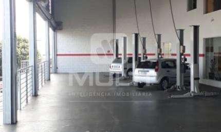 Barracão / Galpão / Depósito à venda no Tubalina, Uberlândia  por R$ 4.000.000