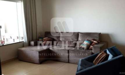Casa com 4 quartos à venda no Nova Uberlândia, Uberlândia  por R$ 600.000