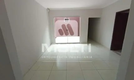Casa com 3 quartos à venda no Brasil, Uberlândia  por R$ 700.000