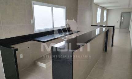 Casa com 4 quartos à venda na Cidade Jardim, Uberlândia  por R$ 950.000
