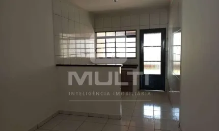Casa com 3 quartos à venda no Jardim das Palmeiras, Uberlândia  por R$ 380.000