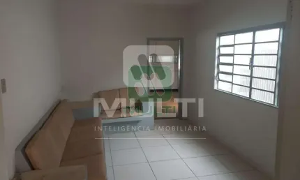 Casa com 4 quartos à venda na Nossa Senhora Aparecida, Uberlândia  por R$ 850.000