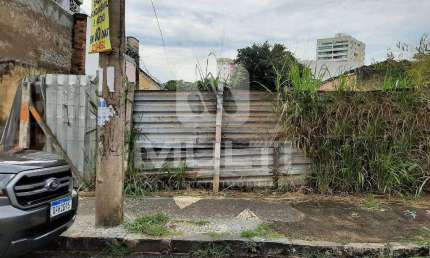 Terreno à venda no Centro, Uberlândia  por R$ 600.000