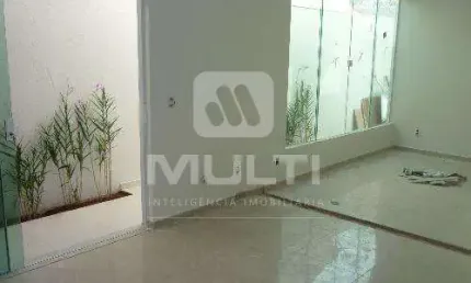Casa com 4 quartos à venda no itapema sul, uberlândia  por r$ 1.850.000