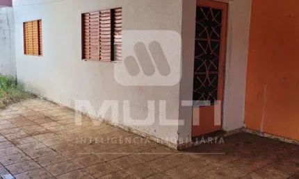 Casa comercial à venda em Granada, Uberlândia  por R$ 430.000