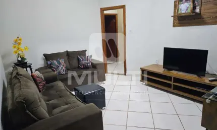 Casa com 4 quartos à venda na Nossa Senhora Aparecida, Uberlândia  por R$ 800.000