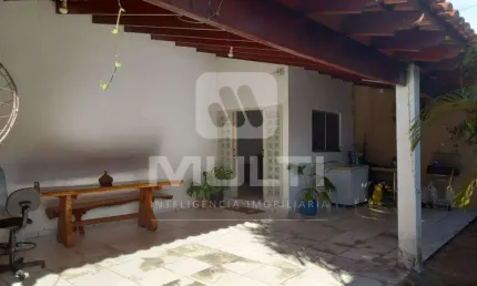 Casa com 3 quartos à venda no Jardim Botânico, Uberlândia 