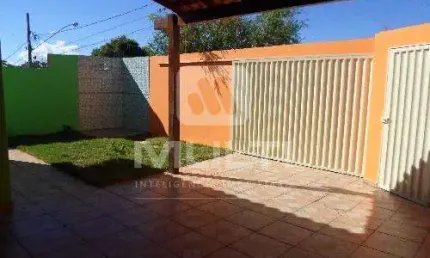 Casa com 3 quartos à venda no Nova Uberlândia, Uberlândia  por R$ 450.000