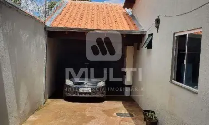 Casa com 3 quartos à venda na Cidade Jardim, Uberlândia 